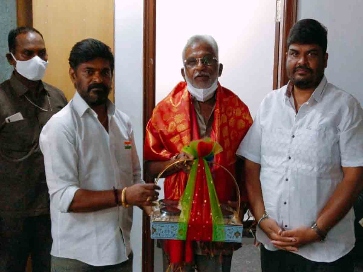 టీటీడీ చైర్మన్ ను సన్మానించిన తెలంగాణ యువకాపునాడు ఉపాధ్యక్షులు..