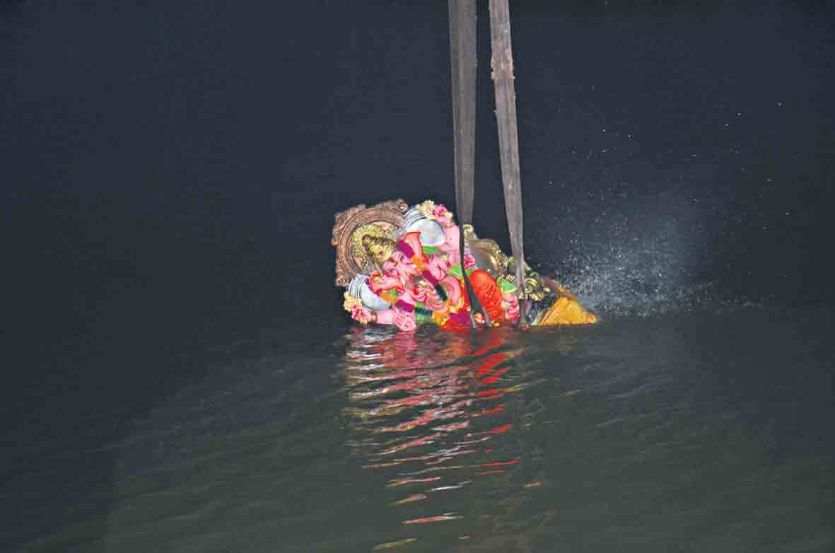 బొజ్జ గణపయ్యా.. వెళ్లిరావయ్యా