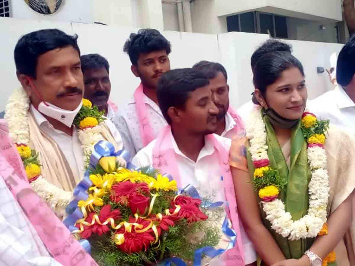 టీఆర్‌ఎస్‌లో చేరిన కాంగ్రెస్ కార్యకర్తలు