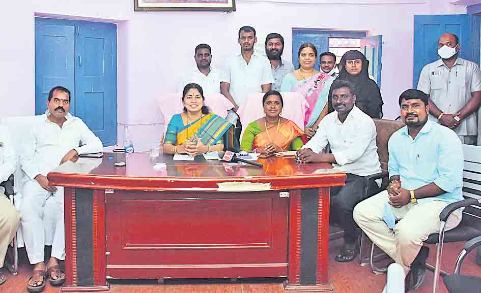 దసరాకు డబుల్‌ బెడ్‌ రూం ఇండ్లు