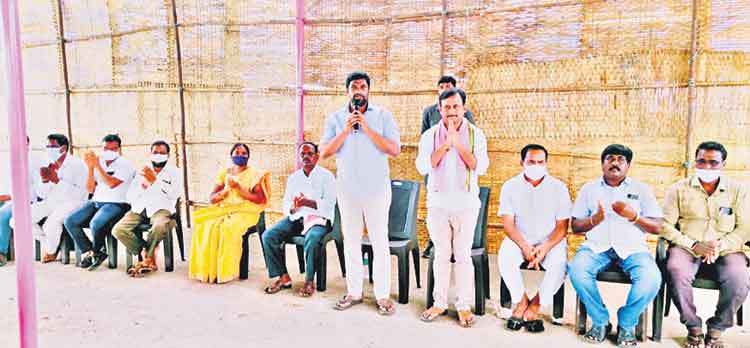 కేసీఆర్‌తోనే అభివృద్ధి సాధ్యం