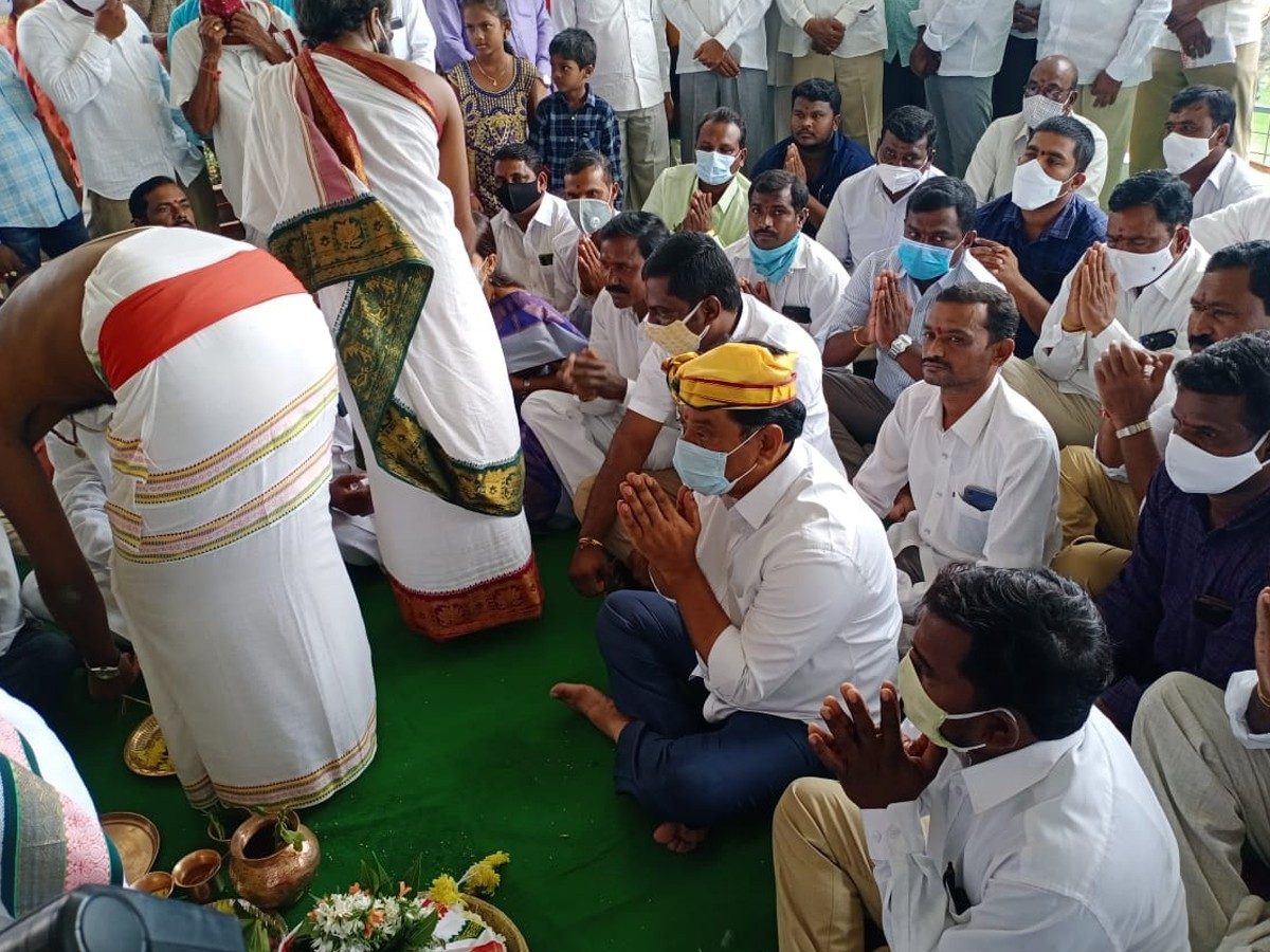 వలిగొండ: మత్స్యగిరి ఆలయ అభివృద్ధికి కృషి.. ఎమ్మెల్యే పైళ్ల