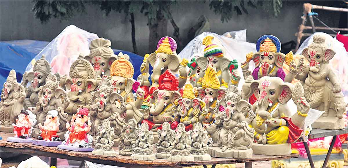 జై బోలో… మట్టి గణేశా