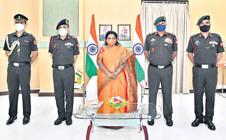 మాజీ సైనికుడు మరణిస్తే పిల్లలకు 2 లక్షలు