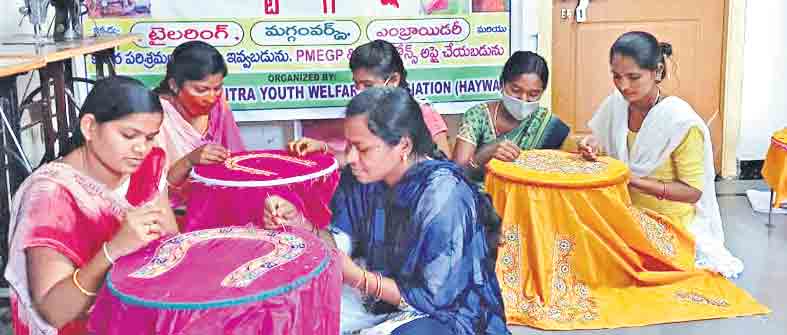 అందానికి అందం.. అతివకు ఆదాయం..