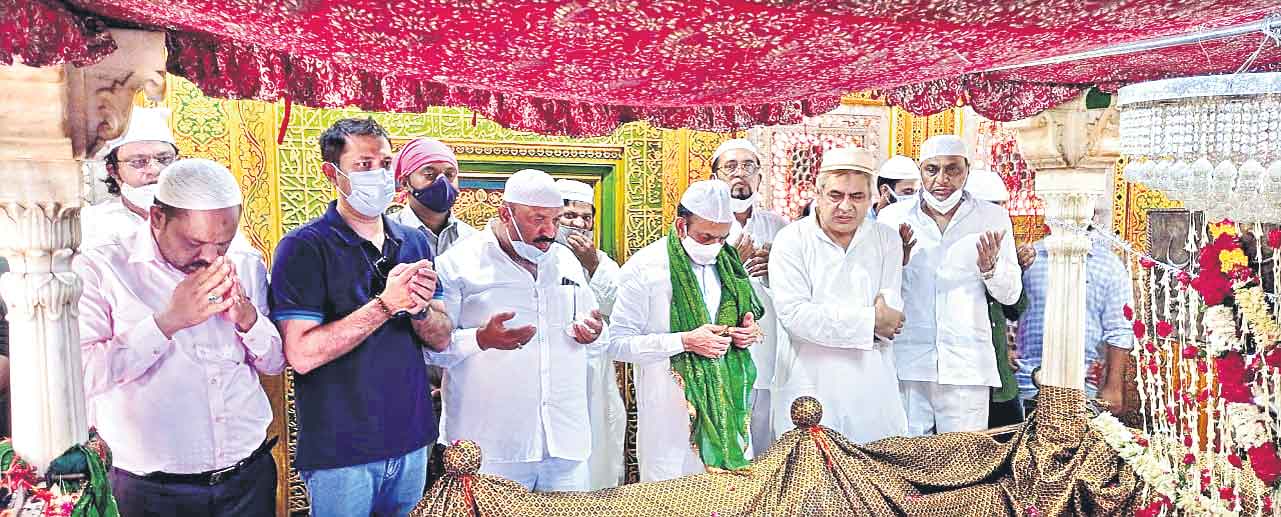 వక్ఫ్‌బోర్డుకు నిధులివ్వండి