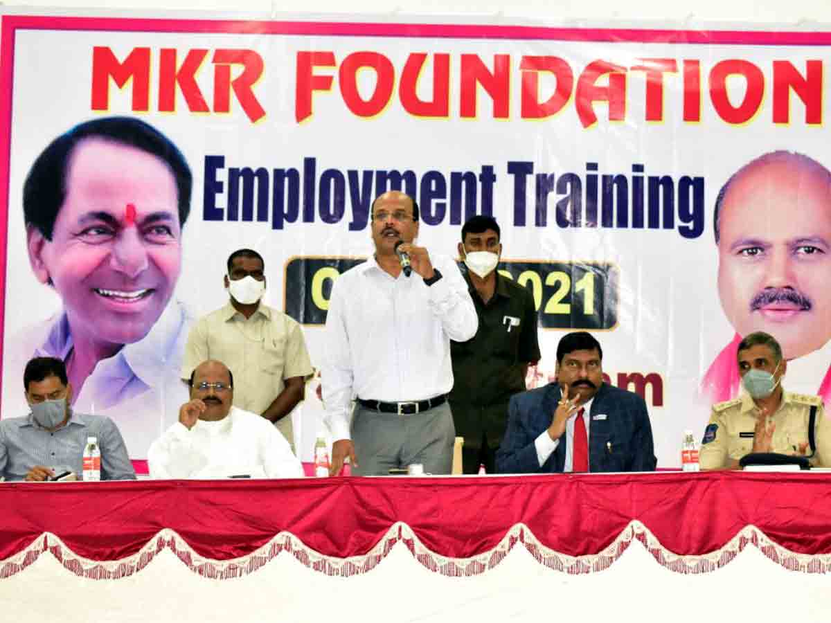 పట్టుదలతో సాధన చేస్తే ప్రభుత్వ ఉద్యోగం ఖాయం