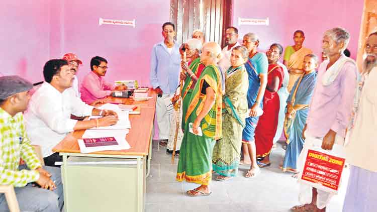 ఆసరాకు 7.73 లక్షల దరఖాస్తులు