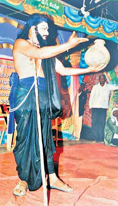 రంగస్థల కళారత్నం రమేశ్‌