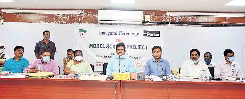 సమాజ సేవలో ముందుండాలి