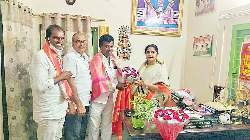 కలిసికట్టుగా టీఆర్‌ఎస్‌ను బలోపేతం చేయాలి