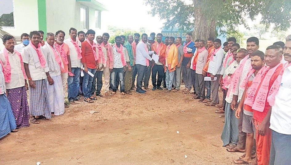 ప్రతి కార్యకర్త కష్టపడి పనిచేయాలి