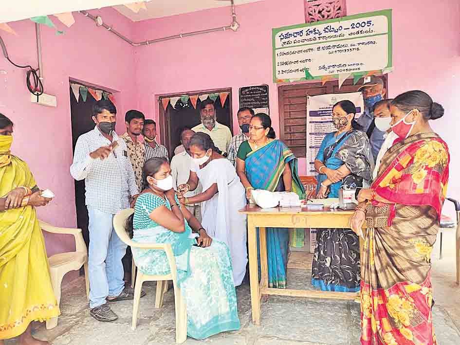 ప్రతిఒక్కరూ వ్యాక్సిన్‌ వేయించుకోవాలి