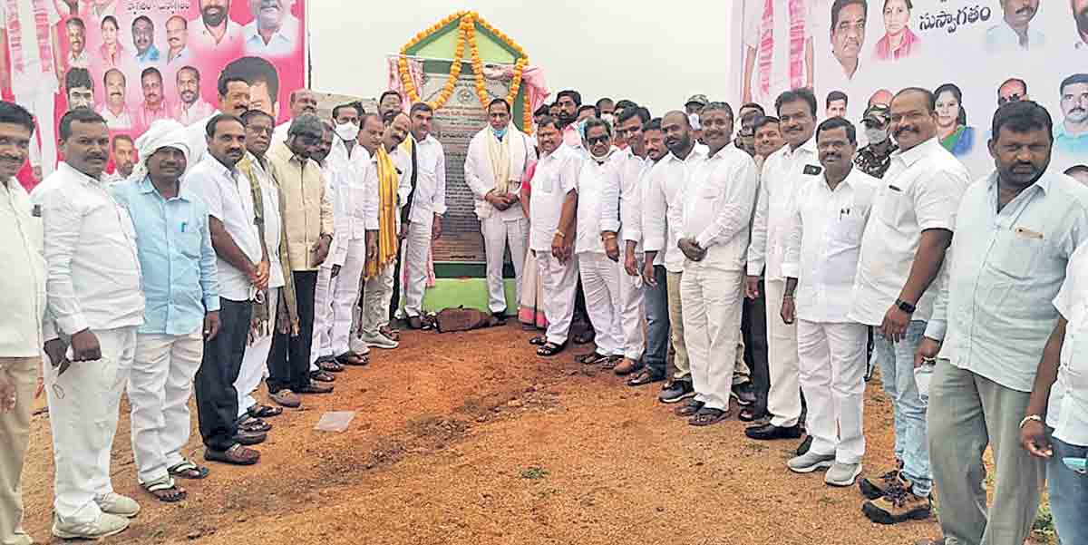 రైతు సంక్షేమానికి పెద్దపీట