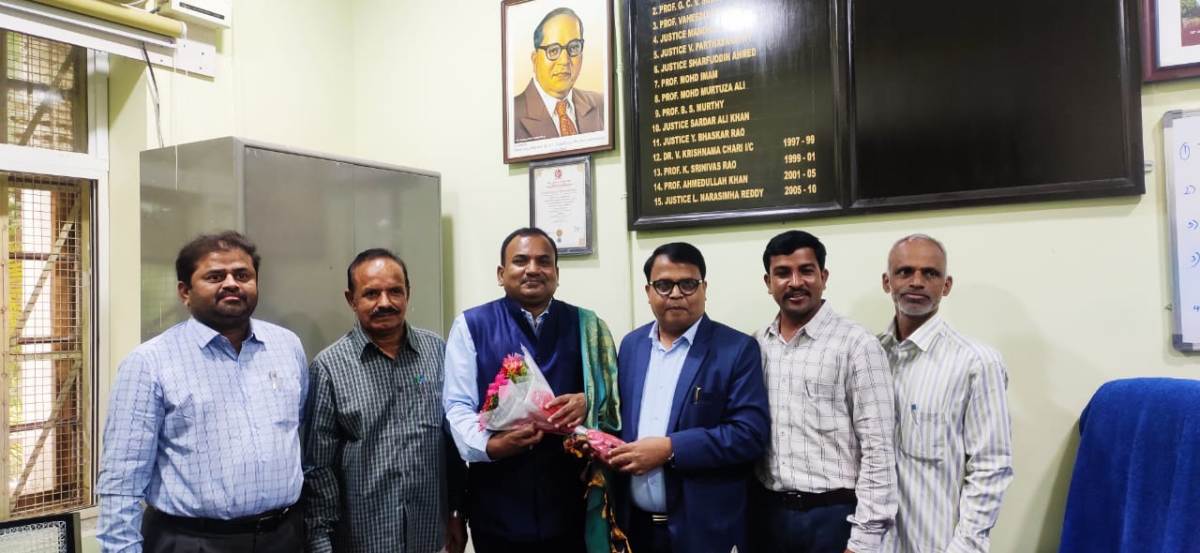 best teacher | ఉత్తమ ఉపాధ్యాయ అవార్డు పొందిన ప్రొఫెసర్‌ జీబీ రెడ్డికి సన్మానం