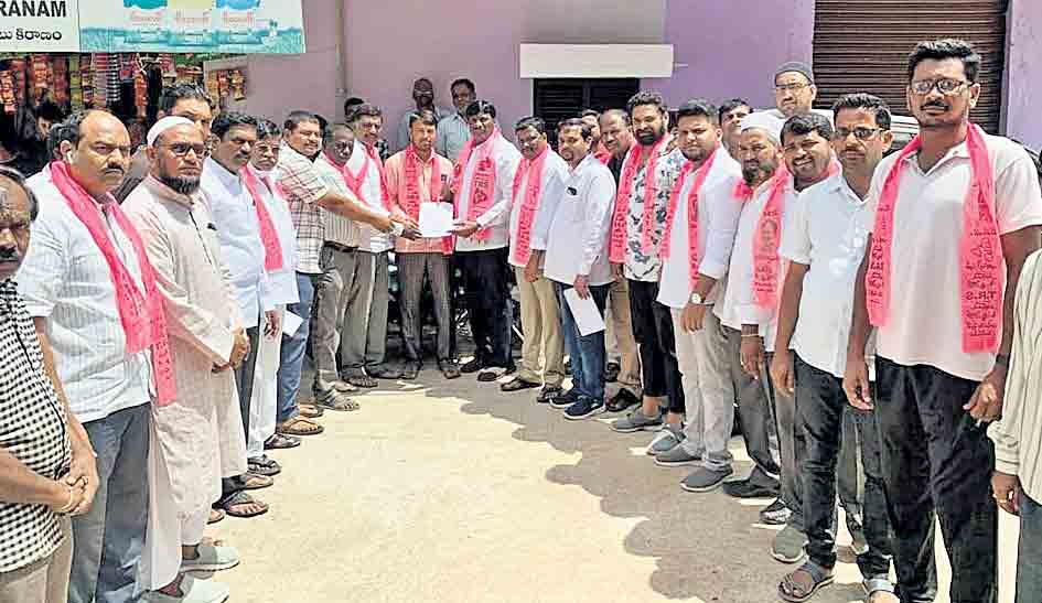 జోరుగా కమిటీలు ఎన్నిక