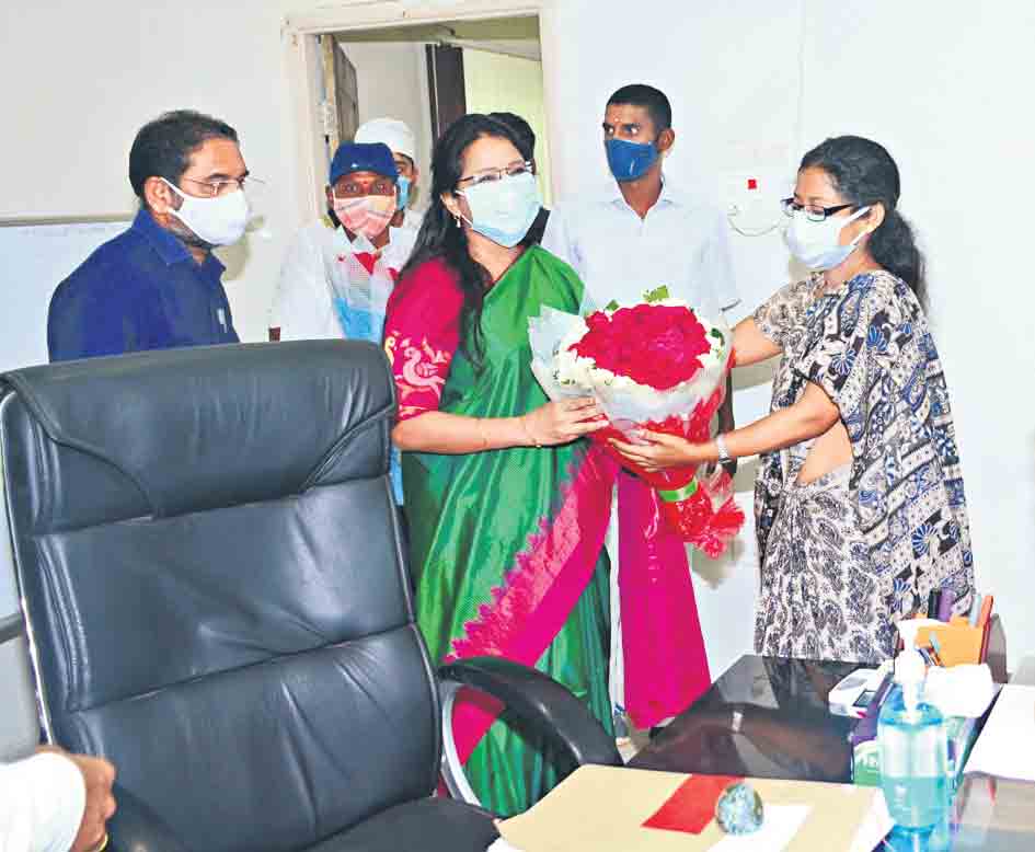 కొలువుదీరిన కొత్త కలెక్టర్‌