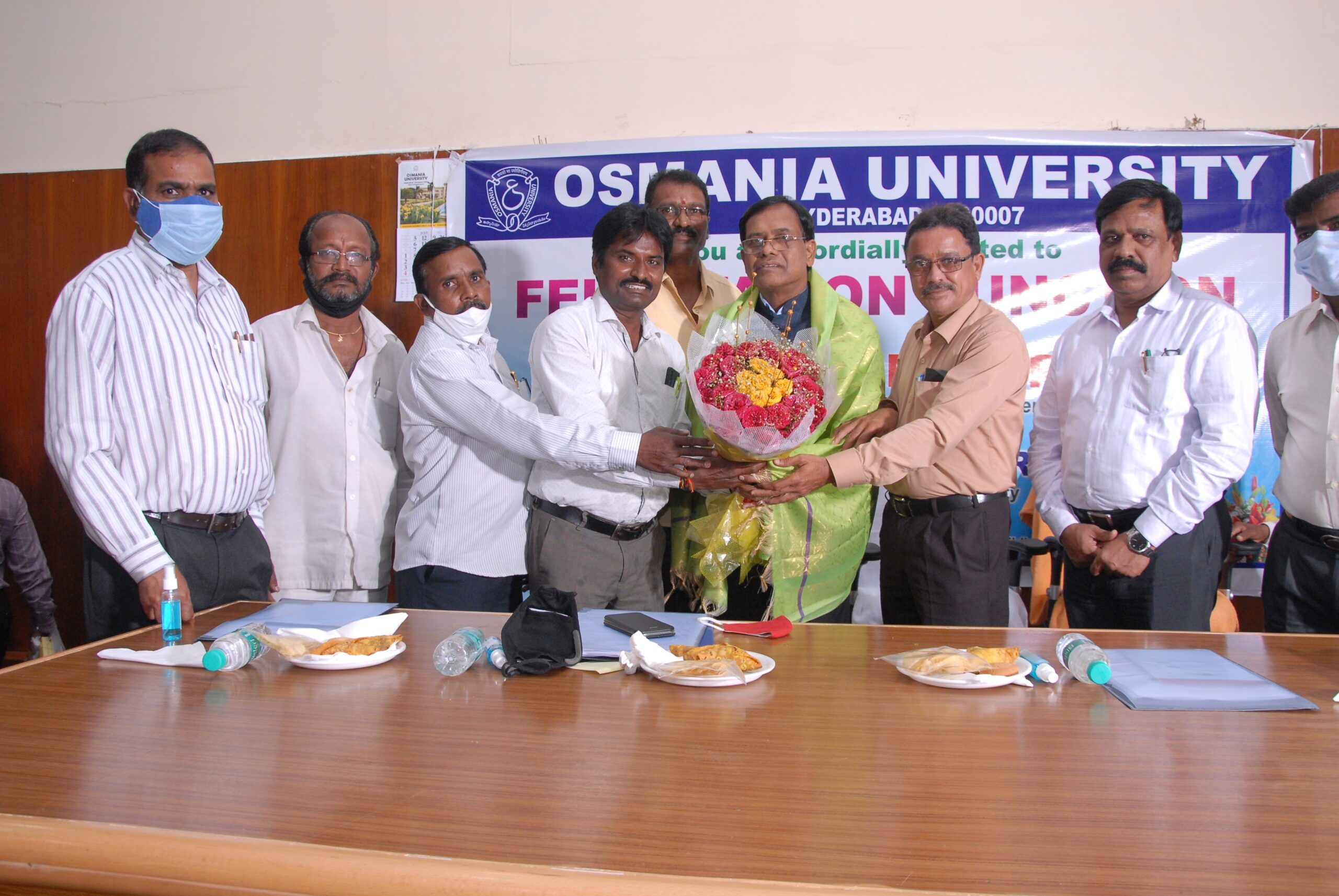 osmania university | ఓయూలో ప్రొఫెసర్‌ లింబాద్రికి ఘన సన్మానం