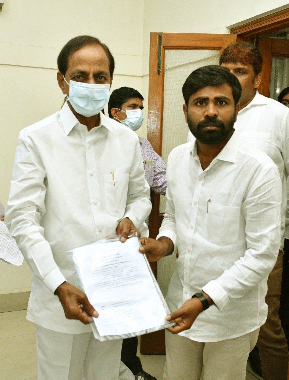 Trsv | ముఖ్యమంత్రి కేసీఆర్‌ను కలిసిన టీఆర్‌ఎస్వీ రాష్ట్ర ఉపాధ్యక్షుడు కోతి విజయ్‌