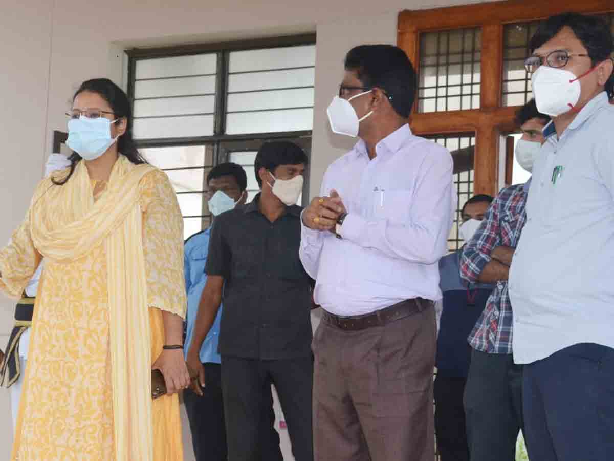 Vikarabad : రోగులకు అందుబాటులో ఉండి మెరుగైన వైద్య సేవలు అందించాలి.. కలెక్టర్‌ నిఖిల