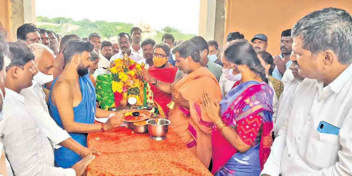 ప్రజలు అప్రమత్తంగా ఉండాలి