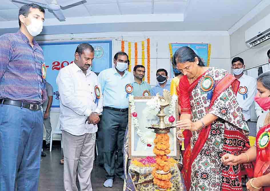 విద్యాభివృద్ధికి పెద్దపీట
