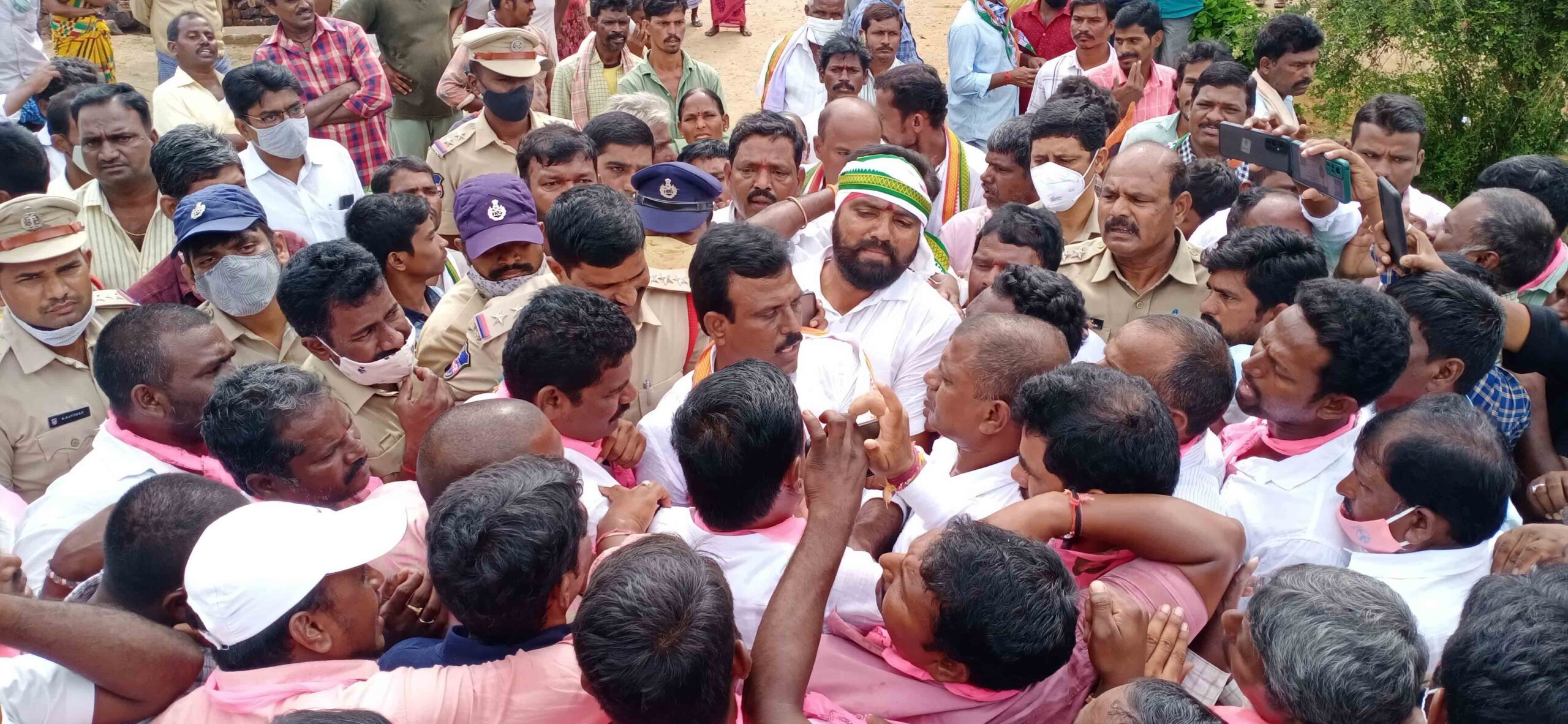 madanapuram: సీఎం కేసీఆర్‌పై అనుచిత వ్యాఖ్యలు చేస్తే ఊరుకునేది లేదు..