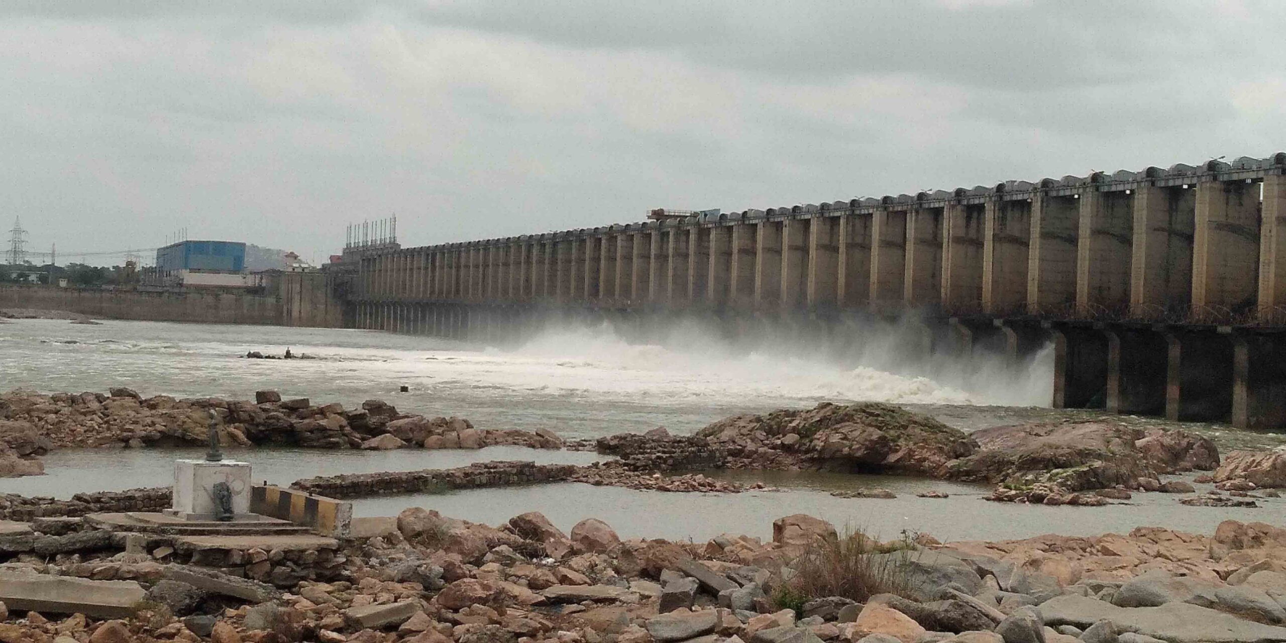 జూరాలకు ఉధృతంగా వరద