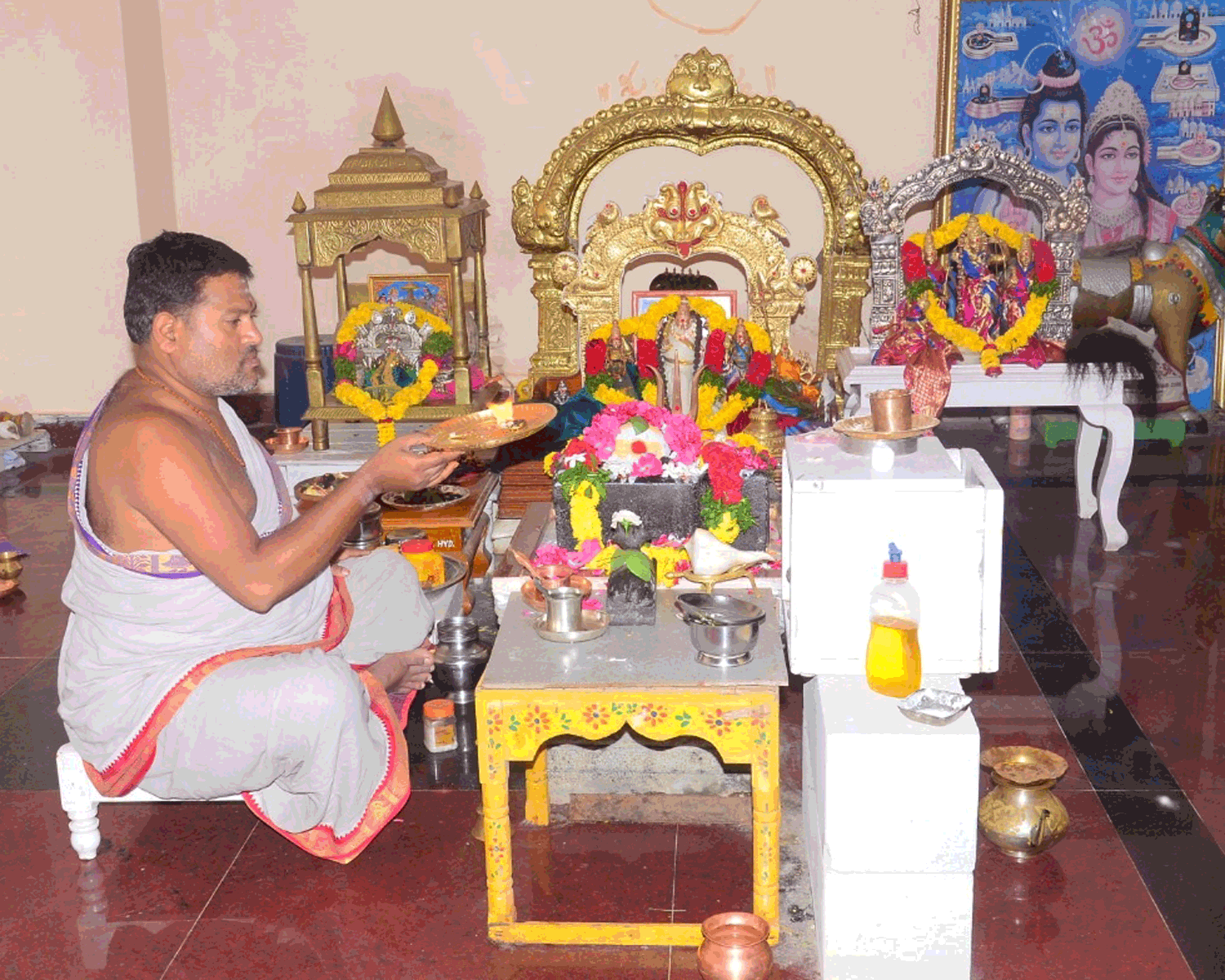 యాదాద్రిలో హరిహరులకు విశేష పూజలు