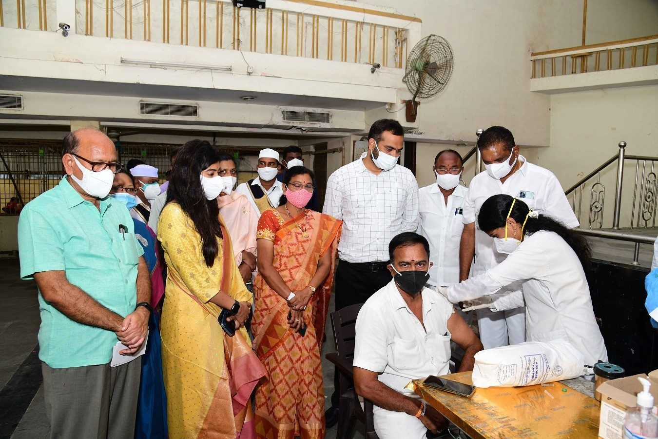 Vidyanagar  | డివిజన్ల వారీగా వ్యాక్సినేషన్‌ సెంటర్లు : కరీంనగ‌ర్‌ కలెక్టర్‌ ఆర్‌వీ కర్ణన్‌