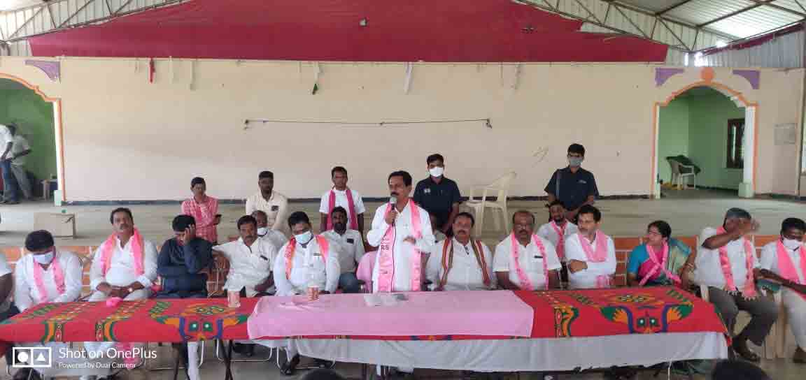 Mall: పార్టీ బలోపేతానికి  కార్యకర్తలు పనిచేయాలి.. ఎమ్మెల్యే రవీంద్రకుమార్