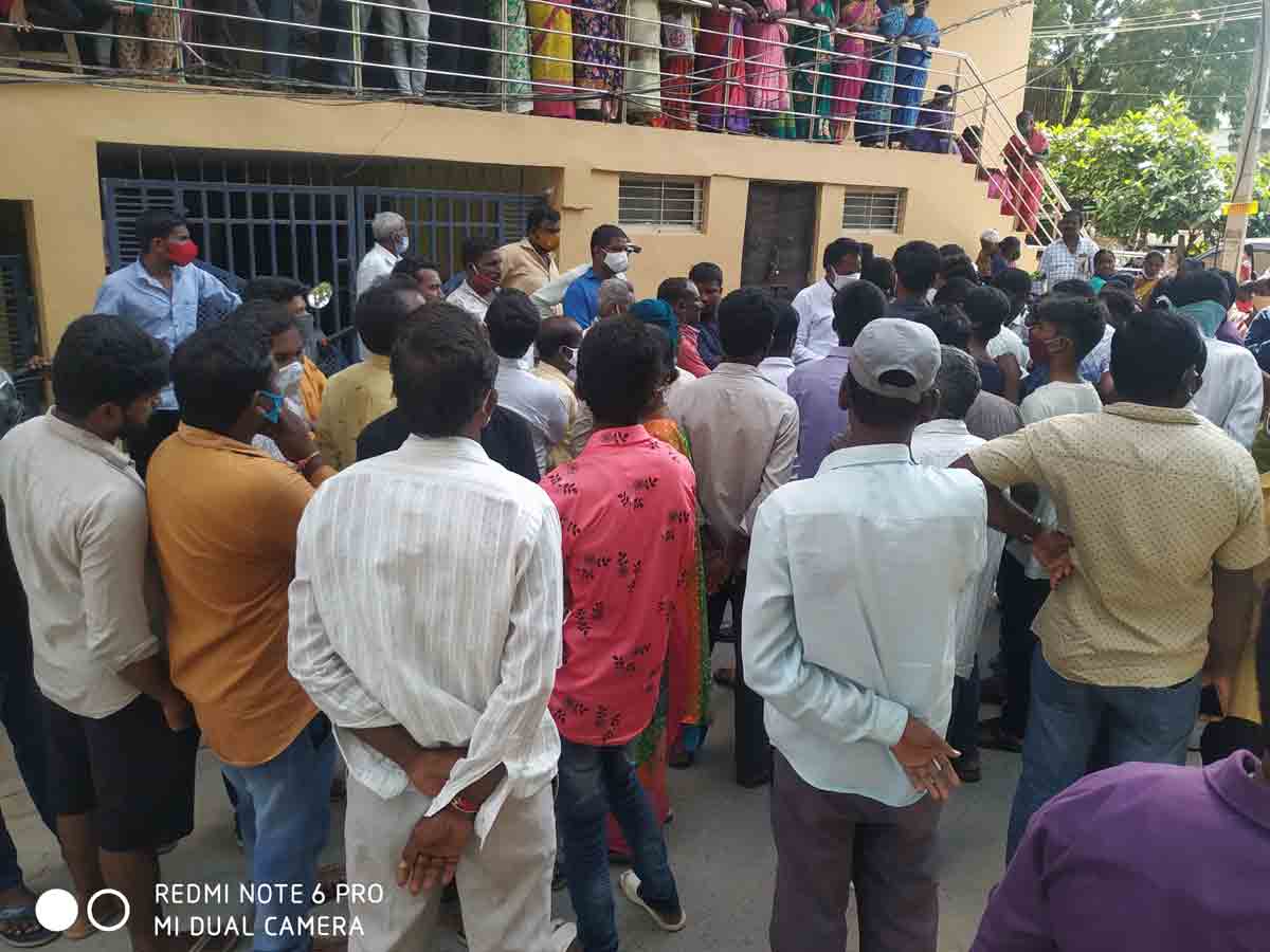 Bhuvanagiri: వైద్యుల నిర్లక్షం.. నిండు ప్రాణం బలి