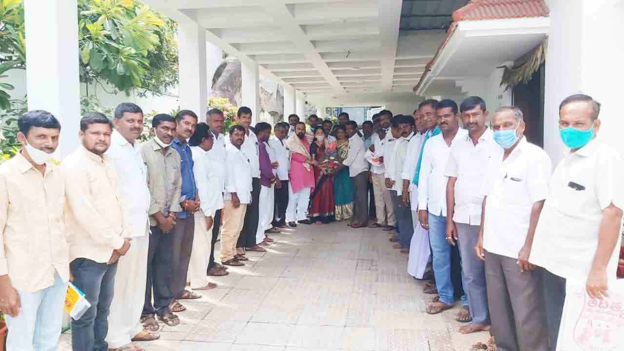 పథకాలను ప్రజల్లోకి తీసుకెళ్లాలి: ప్రభుత్వ విప్ గొంగిడి సునీతారెడ్డి