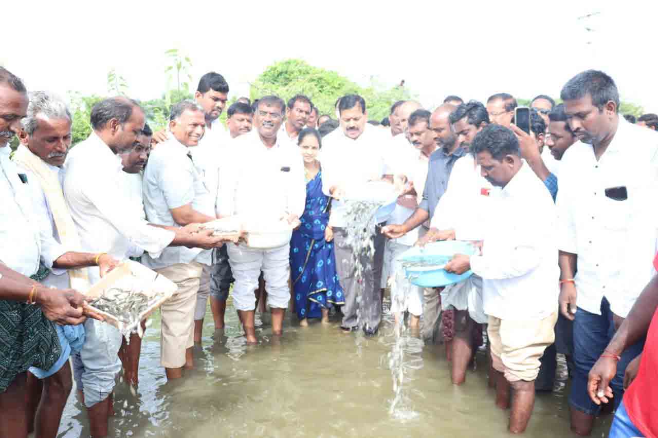 VEEPANGANDLA: కులవృత్తులకు ప్రాణం పోస్తున్న కేసీఆర్: ఎమ్మెల్యే బీరం హర్షవర్ధన్ రెడ్డి