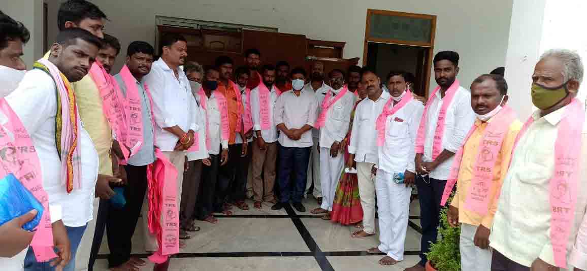 Bhuvanagiri: అభివృద్ధిని చూసే పార్టీలోకి చేరికలు.. ఎమ్మెల్యే పైళ్ల శేఖర్‌రెడ్డి