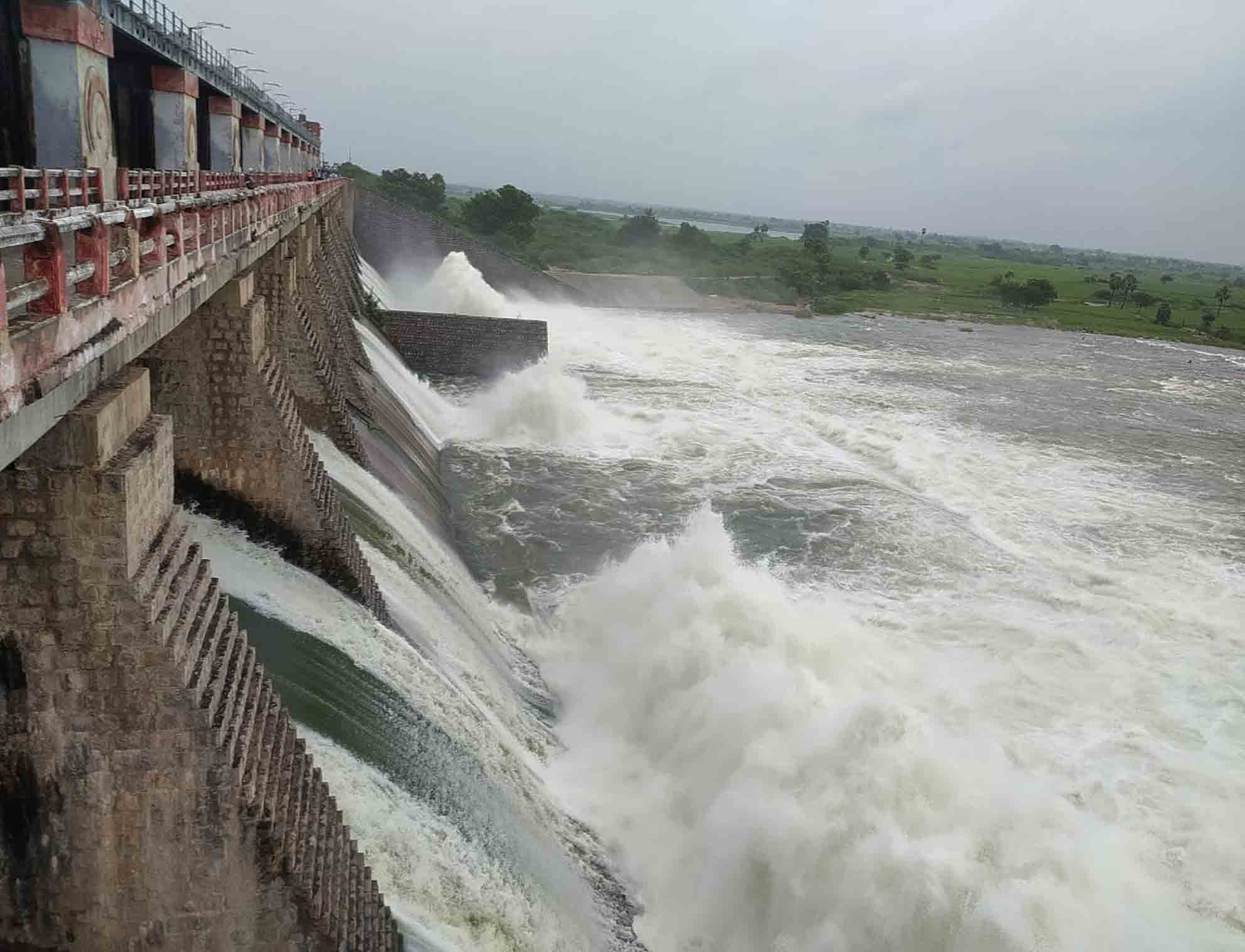 Moosi: 6 గేట్ల ద్వారా నీటి విడుదల