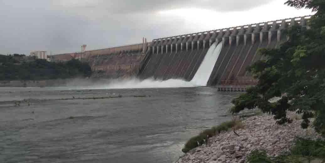 Nagarjunasagar: 2 గేట్ల ద్వారా నీటి విడుదల