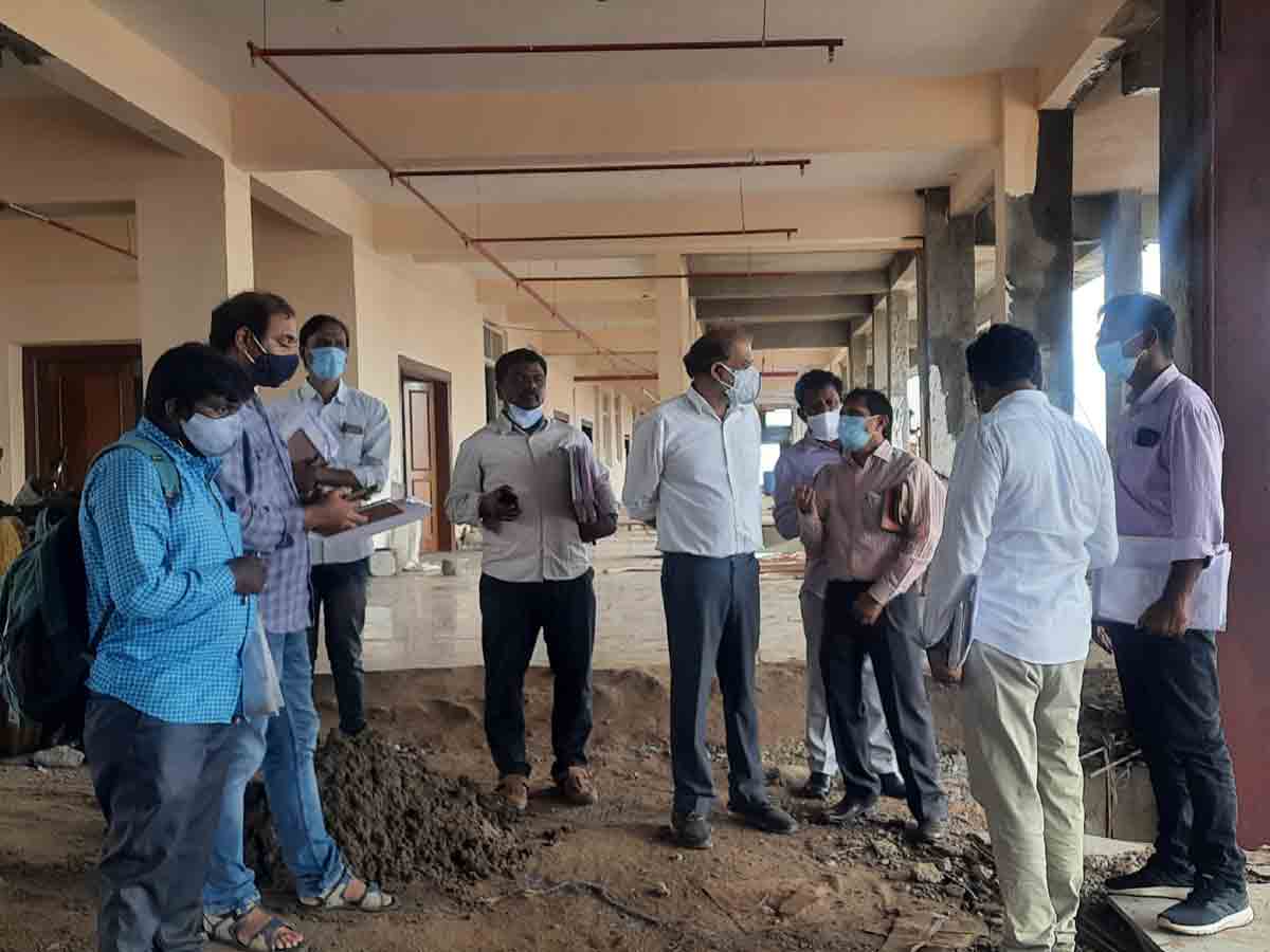 యాదాద్రి నిర్మాణాల్లో వేగం పెంచాలి: ఈఎన్సీ రవీందర్‌రావు