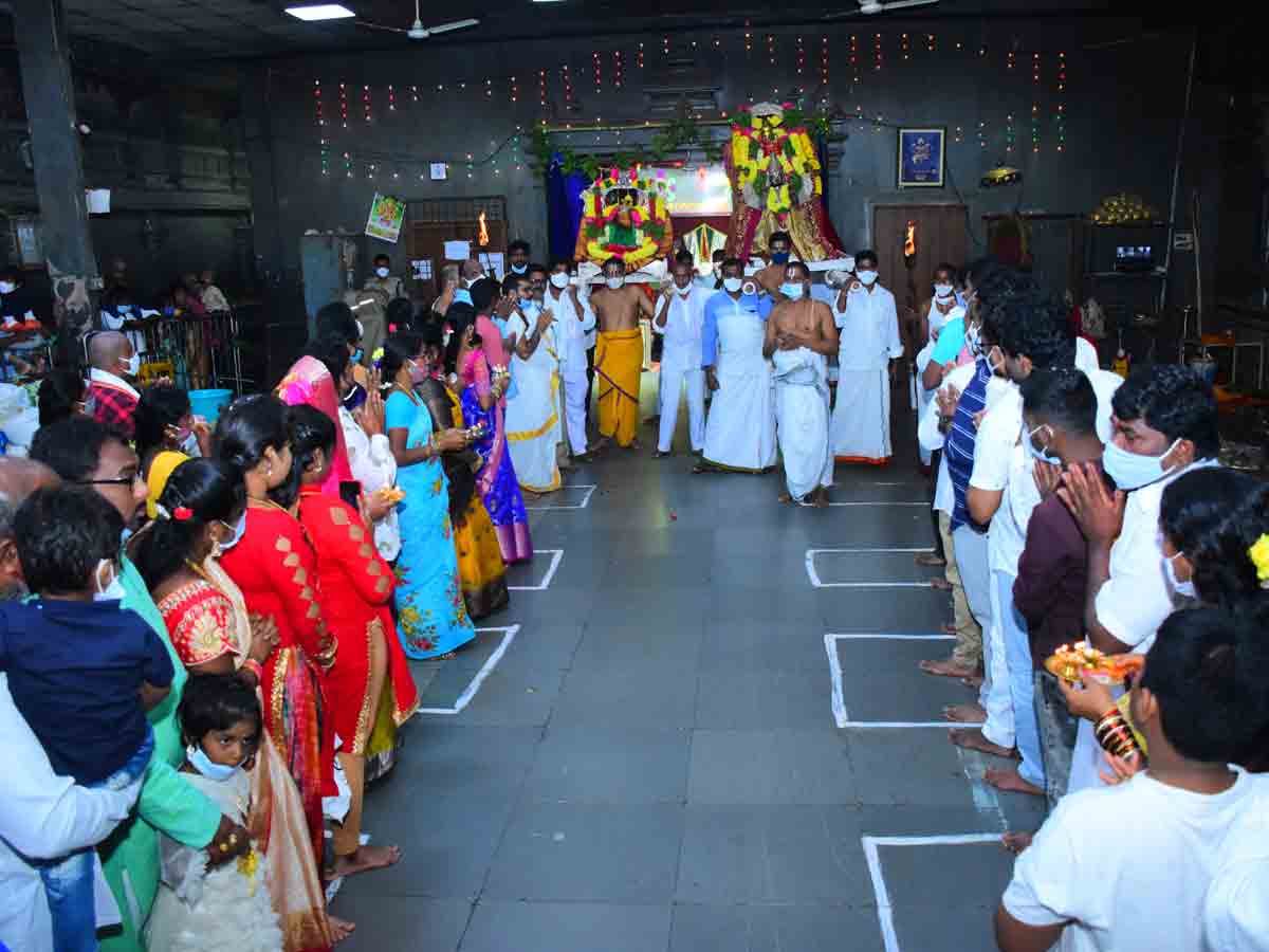 యాదాద్రి: శ్రీవారి ఖజానాకు రూ.10,25,621 ఆదాయం