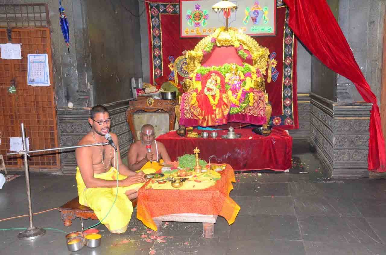 యాదాద్రీశుడికి ప్రత్యేకపూజలు