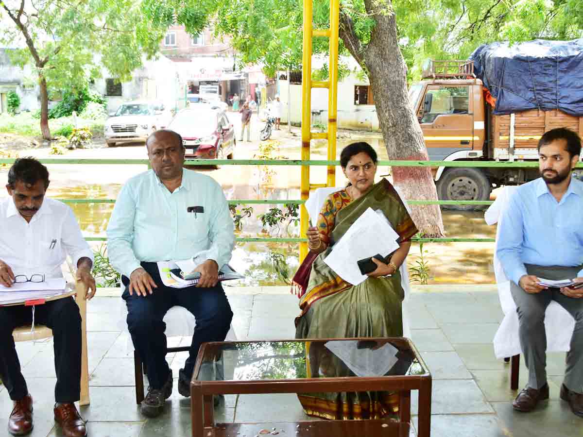 చౌటుప్పల్: అన్ని గ్రామాల్లో చిట్టడువుల పెంపకం.. సీఎంవో ముఖ్య కార్యదర్శి శాంతికుమారి