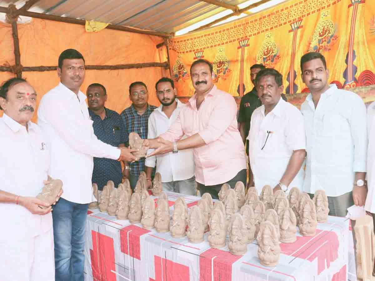 kodad: వినాయక నవరాత్రులు ప్రశాంతంగా జరపాలి: ఎమ్మెల్యే బొల్లం మల్లయ్య యాదవ్