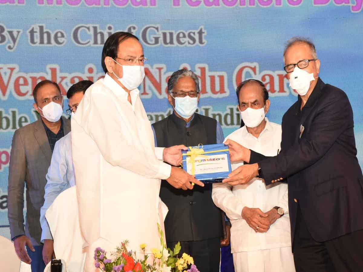 ఆధునిక వైద్య మౌలిక వసతుల ఏర్పాటు అవసరం: వెంకయ్యనాయుడు