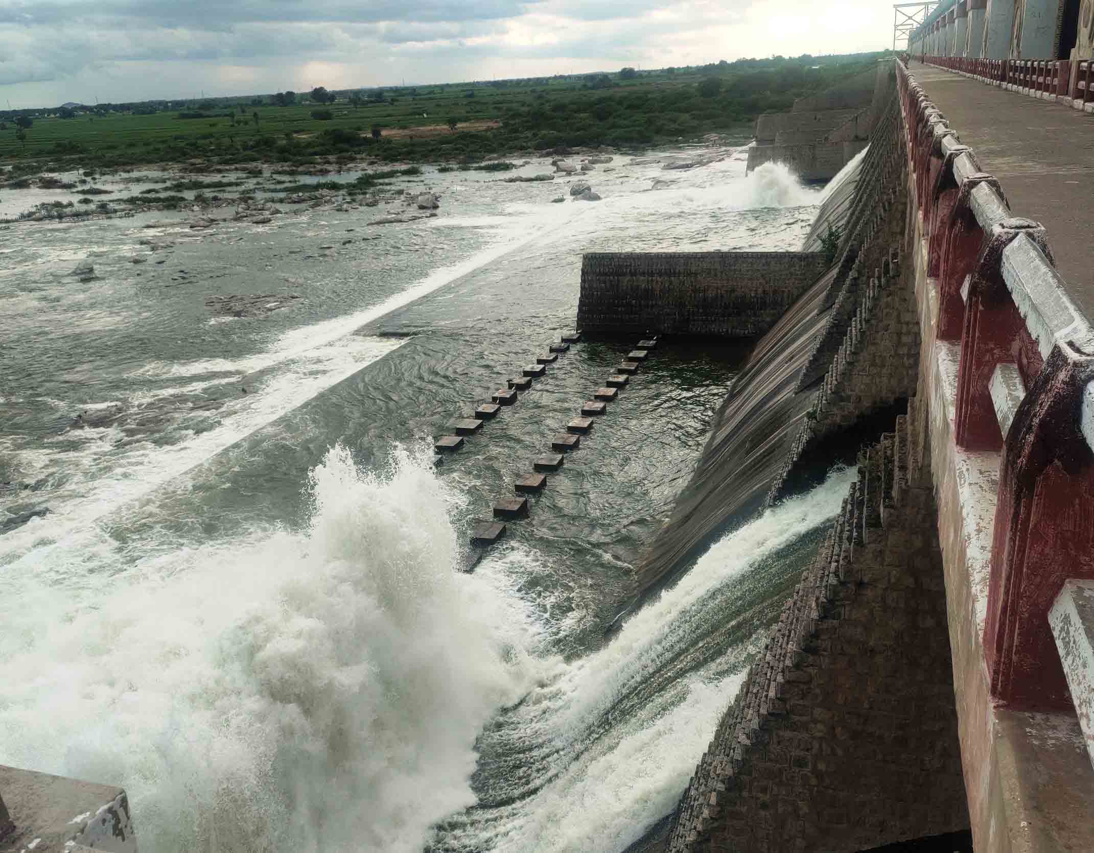 moosi: మూసీకి పెరుగుతున్న ఇన్‌ఫ్లో.. 2 గేట్ల ద్వారా దిగువకు మూసీ నీటి విడుదల