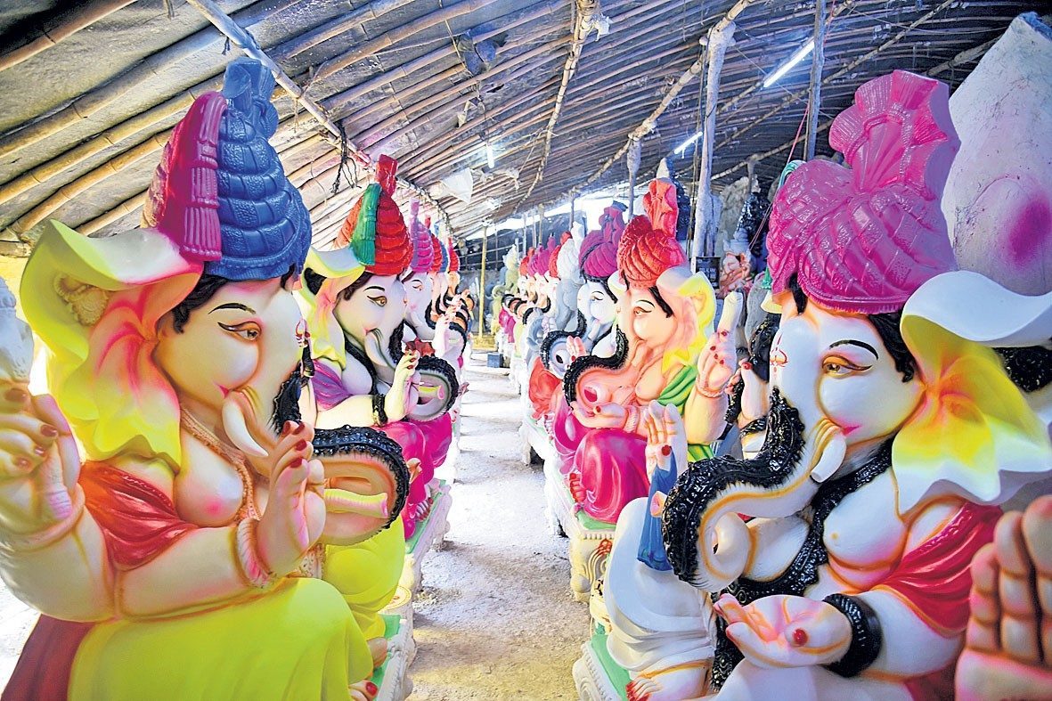 మట్టి వినాయకా మమ్మేలు నాయకా