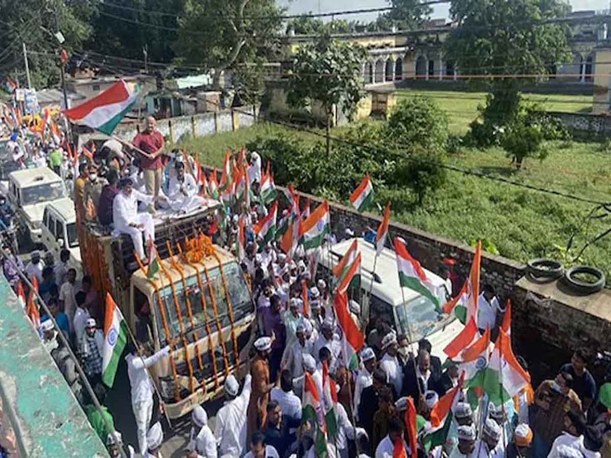 AAP Tiranga Rally : యూపీలో ఆప్‌ తిరంగా ర్యాలీ.. ఆలయాల సందర్శన