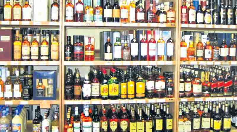 వ్యాపారులకు కిక్కు!