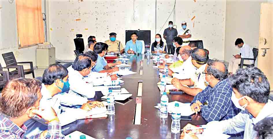 ప్లాస్టిక్‌ రహిత జిల్లాగా తీర్చిదిద్దాలి