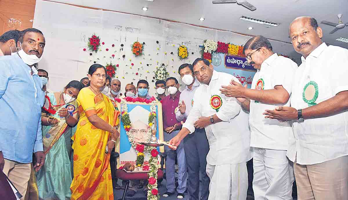 అమెరికా తరహాలో మన విద్యా భవనాలు