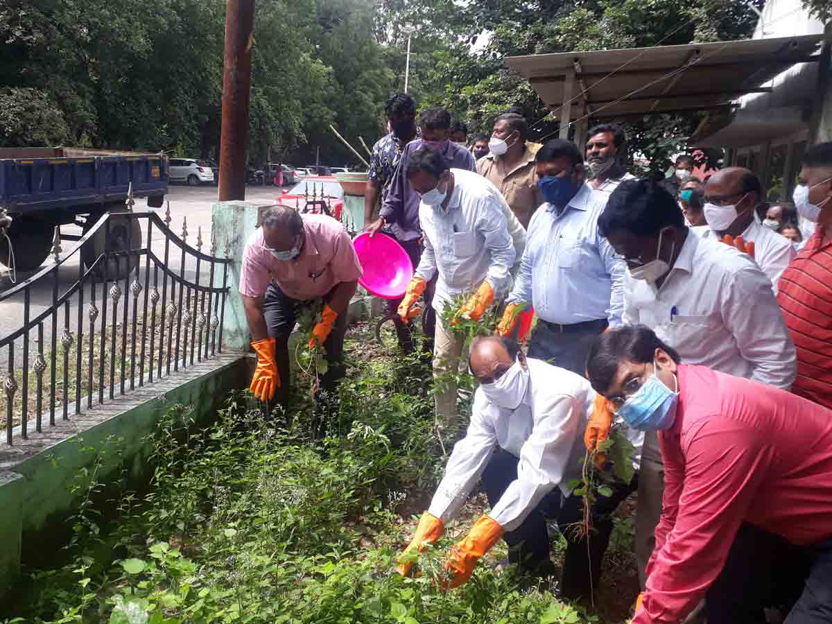 పరిసరాల పరిశుభ్రత ప్రతి ఒక్కరి బాధ్యత